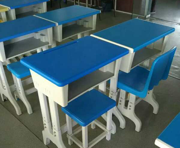 學生課桌椅采用環保材料